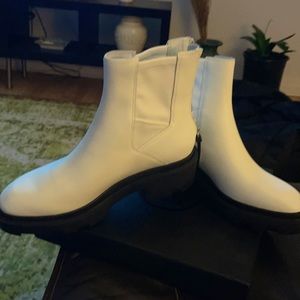 Free People NIB White leather boots